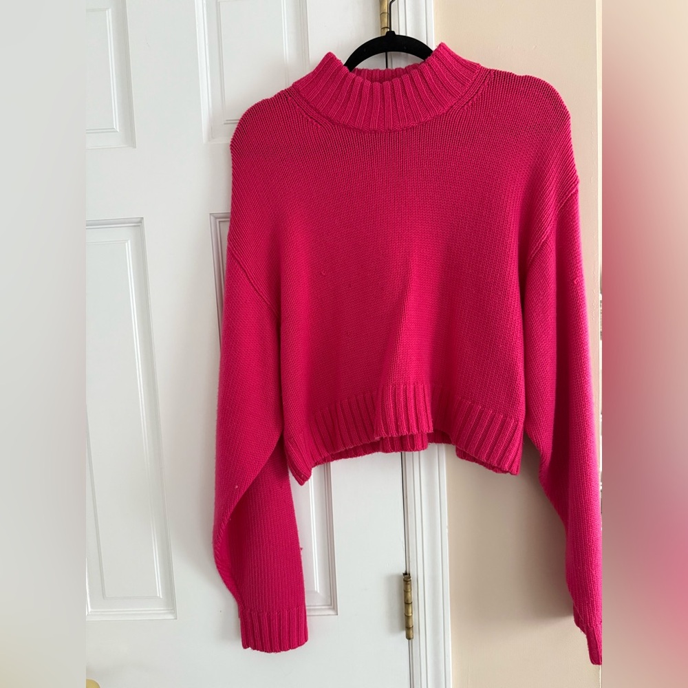 Aritzia - Pink Sweater!! 100% Merino Wool